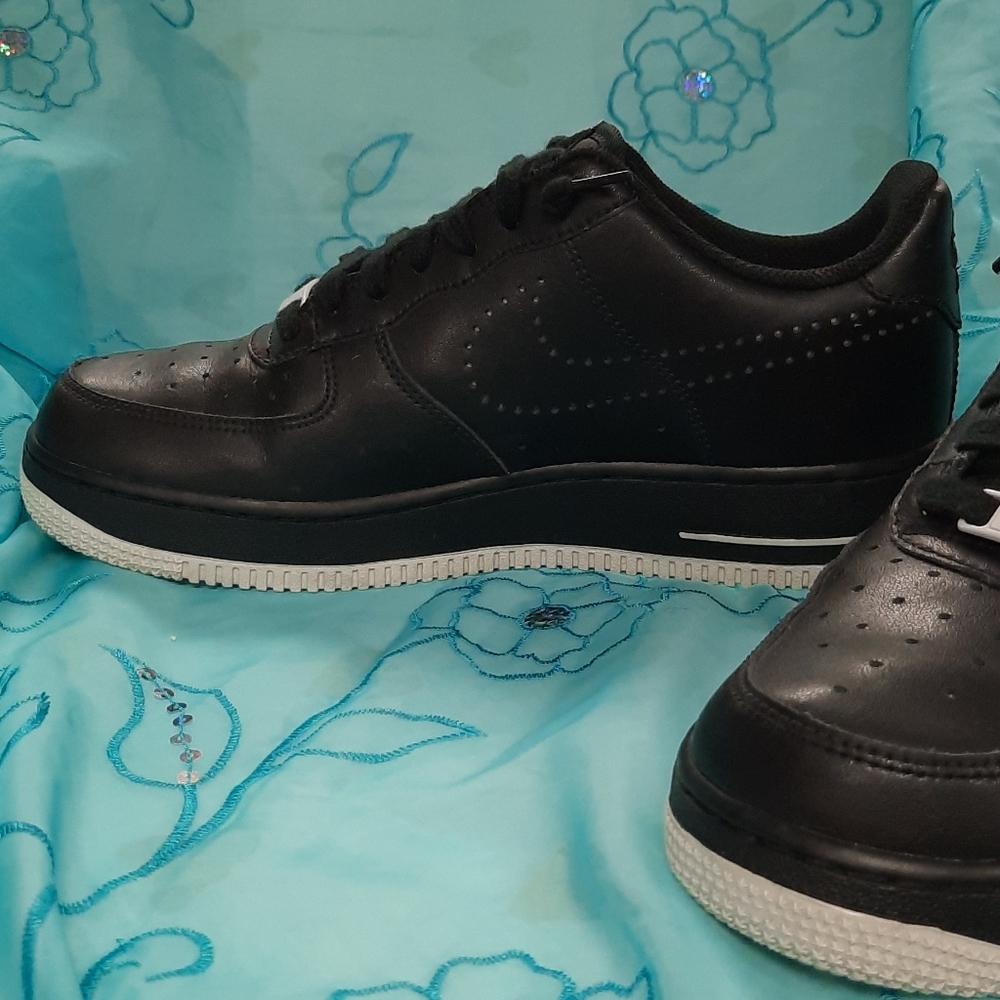 WMNS Nike Air Force 1  '07 - Picture 11 of 15